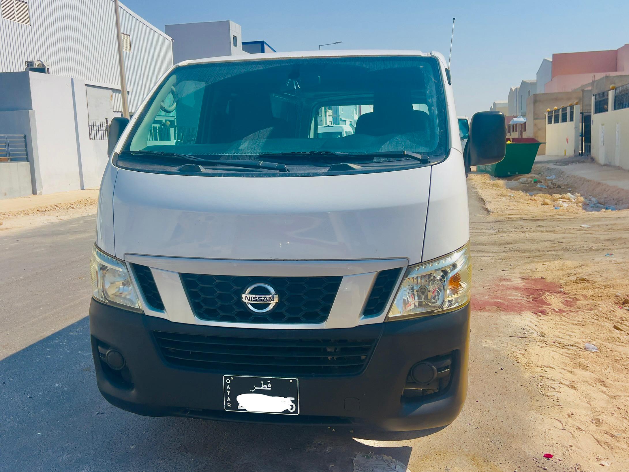 Nissan Urvan 2015